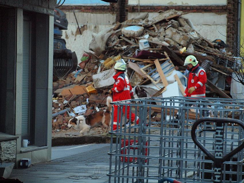 Hausexplosion Bruehl bei Koeln Pingsdorferstr P592.JPG